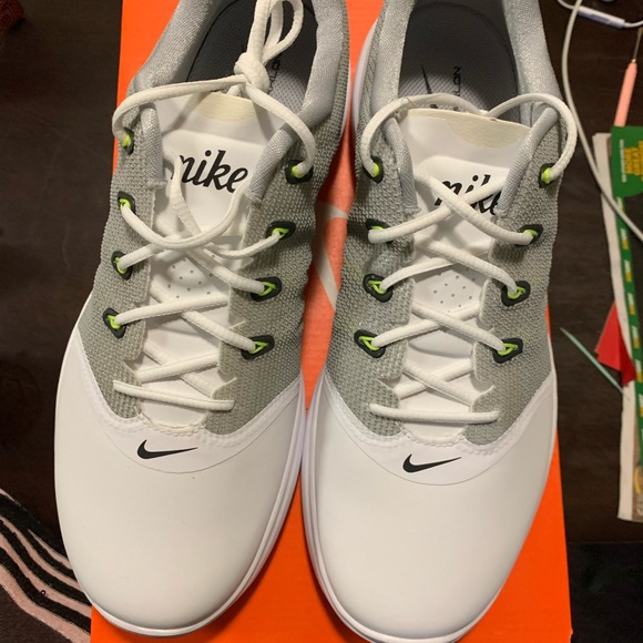 Nike shoes - Picture 5 of 8